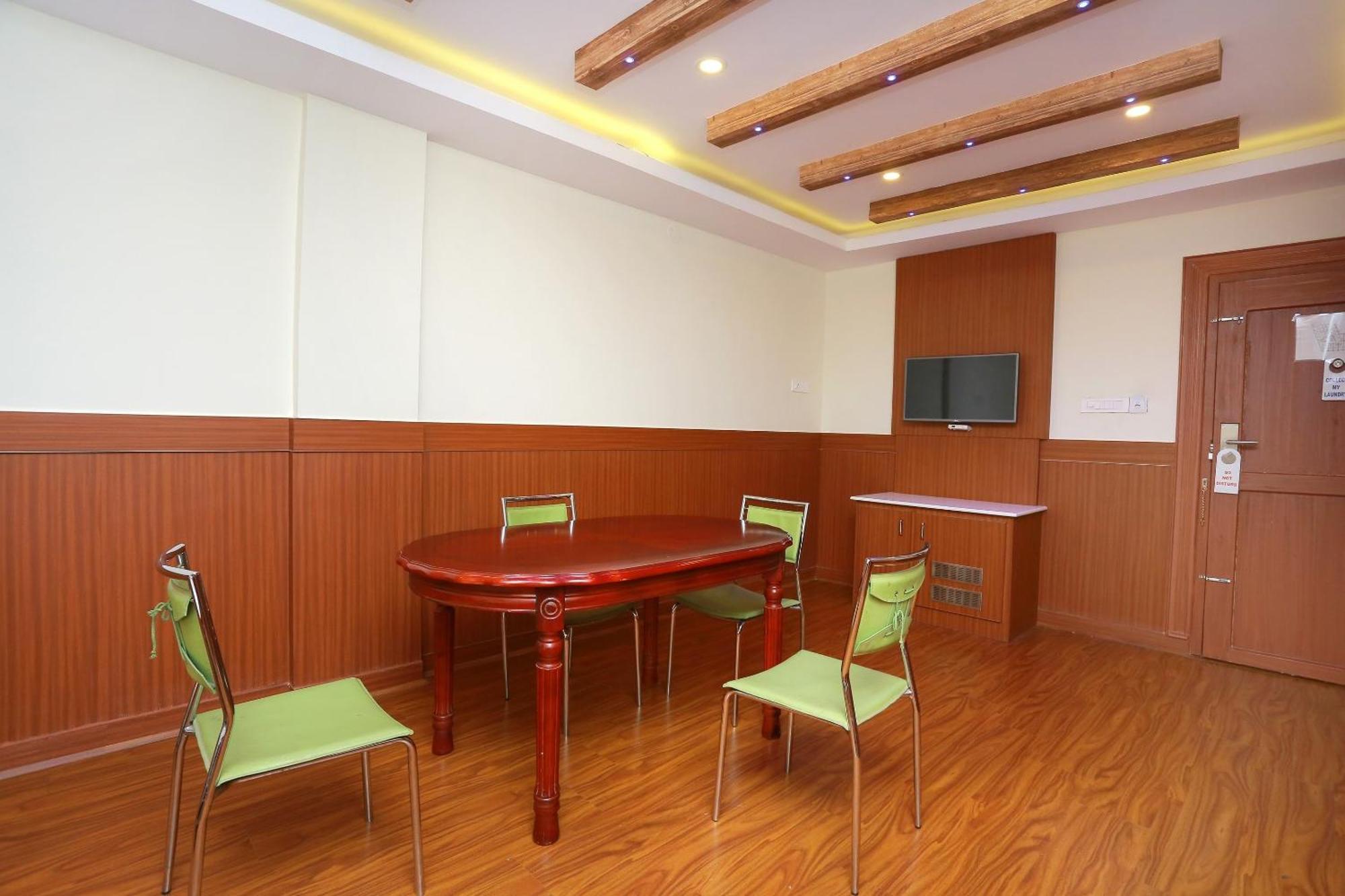 Capital O Kovilakam Residency Thrissur Экстерьер фото
