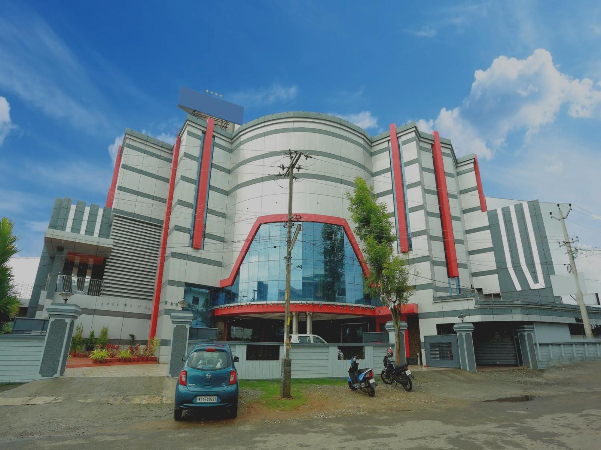 Capital O Kovilakam Residency Thrissur Экстерьер фото