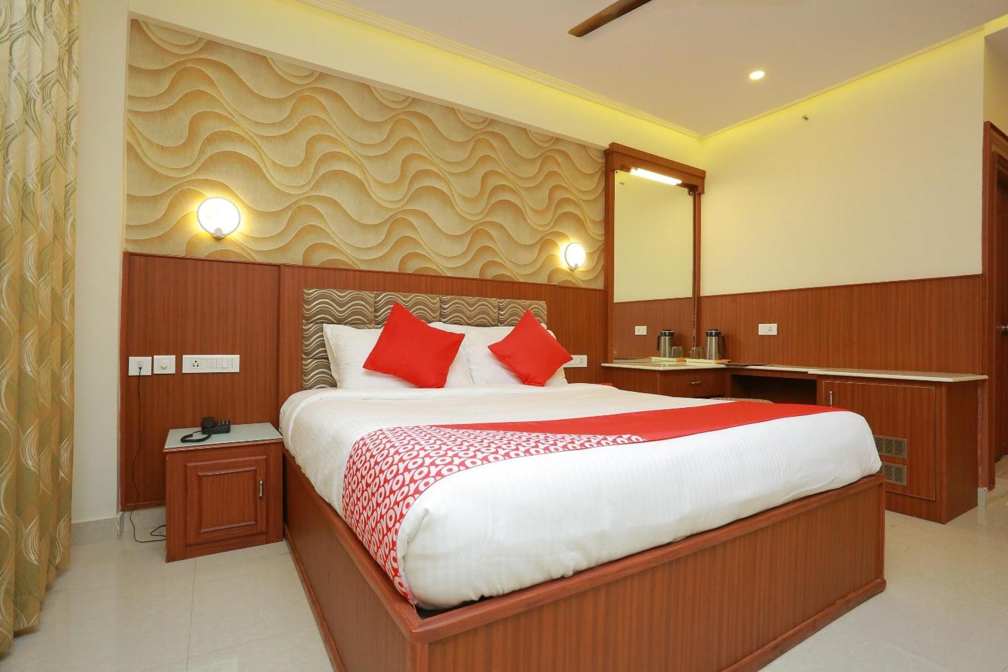 Capital O Kovilakam Residency Thrissur Экстерьер фото